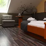 호텔 Dresdner Hof 치타우
