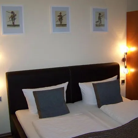 호텔 Dresdner Hof 3*