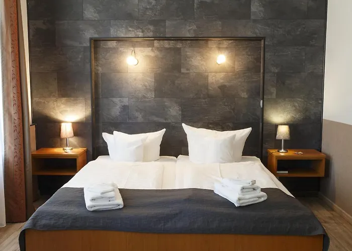 מלון Dresdner Hof ציטאו